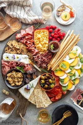 Cómo preparar una mesa de verano con especialidades gastronómicas