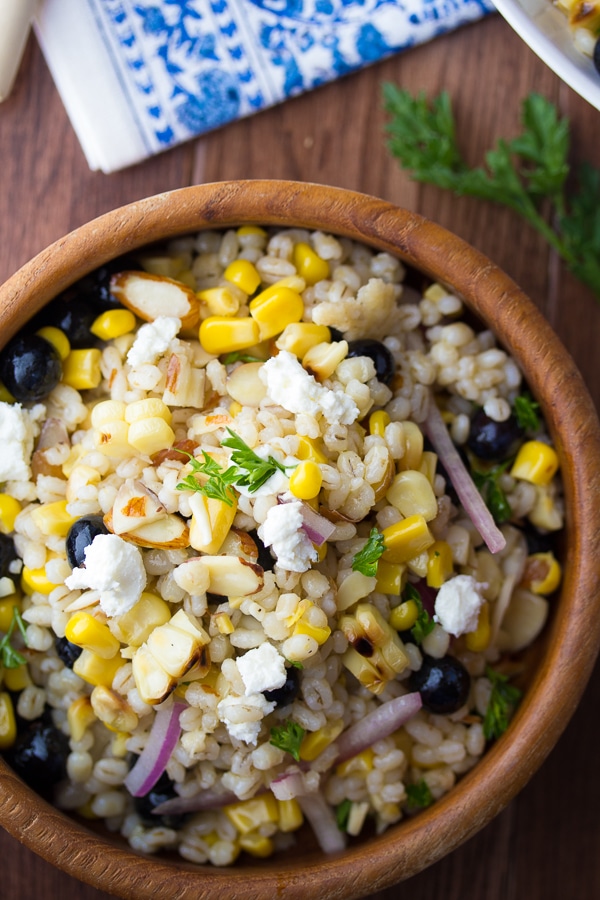 Ensalada de cebada de verano con maíz y arándanos Cocina Facil