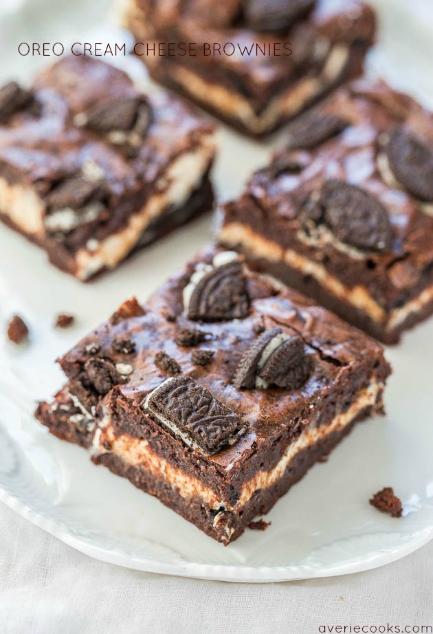 Brownies de queso crema Oreo - ¡Brownies oscuros con una capa de queso crema y toneladas de Oreos! ¡Serán tus nuevos favoritos! ¡¡Absolutamente increible!!