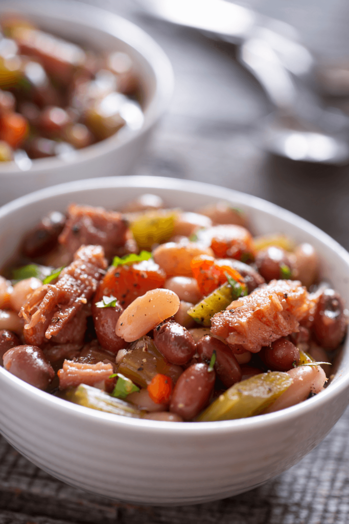 Sopa de Jamón y Frijoles Mujer Pionera