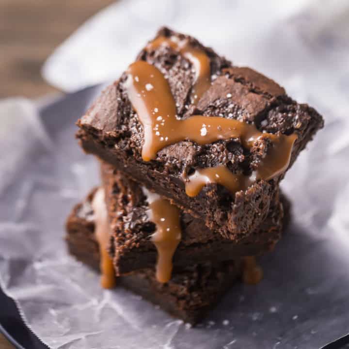 La mejor receta de brownies de caramelo salado