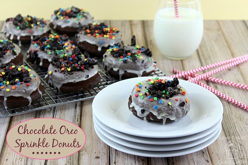 Donas de chocolate Oreo espolvoreadas #donas #desayuno #chocolate #oreo