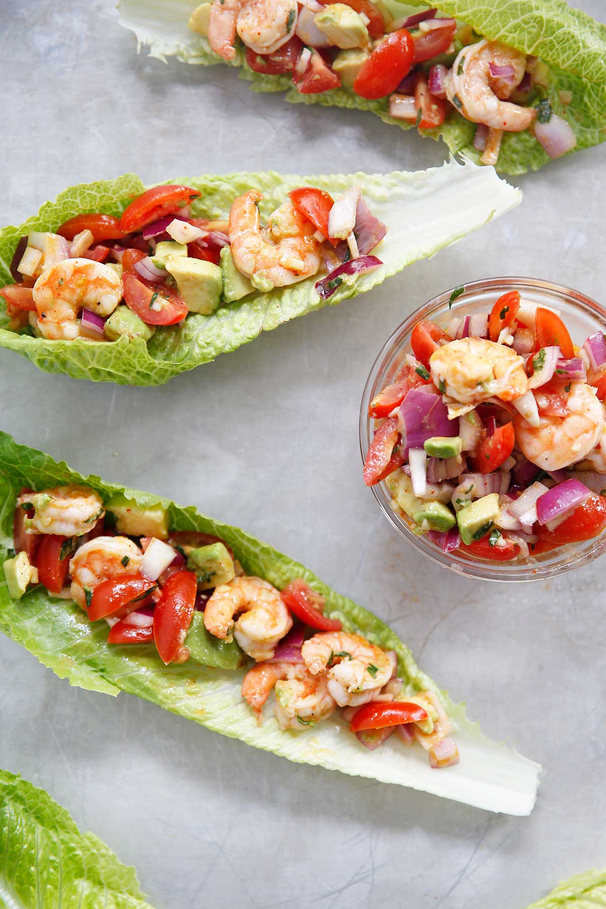 Aderezo de limón para ensalada de lechuga y gambas