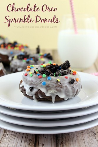 Donas de chocolate Oreo espolvoreadas #donas #desayuno #chocolate #oreo