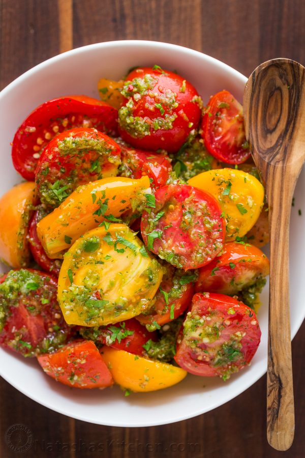 ¡Receta fácil de tomate marinado y con mucho sabor! ¡Hace que los tomates comprados en la tienda sepan mejor! Los tomates marinados se mantienen bien refrigerados hasta por 1 semana | natashacocina. con