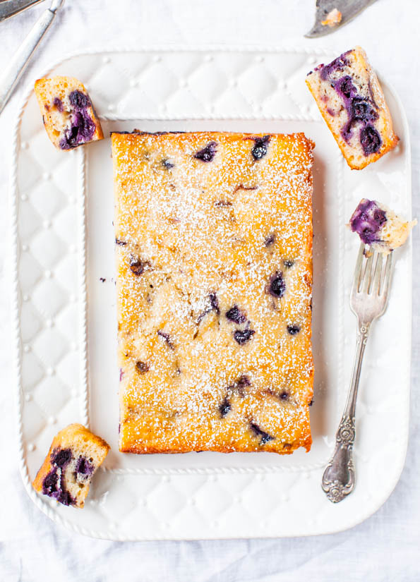 Pastel de panqueques con muffin de suero de leche y arándanos - Receta en averiecooks.com