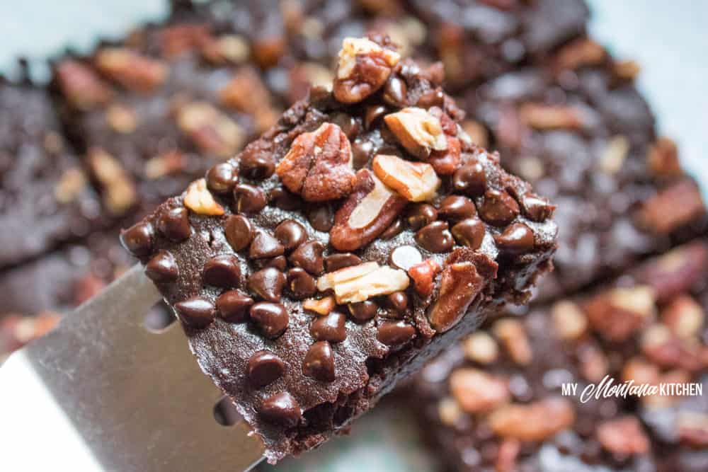 Brownies bajos en carbohidratos (THM-S, sin gluten, sin azúcar) #trimhealthymama #thm #thms #lowcarb #keto #brownies #sugarfree #dairyfree #glutenfree #mymontanakitchen